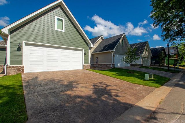 404 Gardens Lane, North Little Rock, AR 72114