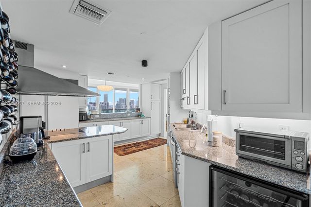 1643 Brickell Avenue 2805, Miami, FL 33129