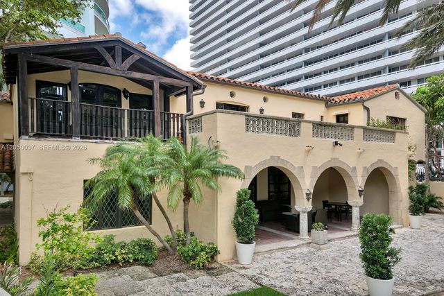 1643 Brickell Avenue 2805, Miami, FL 33129