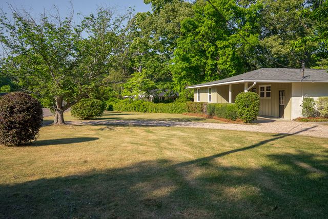 302 Barnard Avenue SE, Aiken, SC 29801