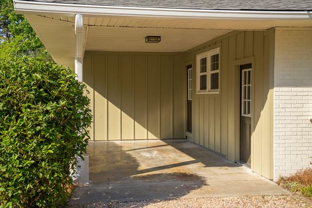 302 Barnard Avenue SE, Aiken, SC 29801