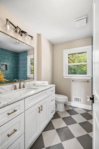 302 Barnard Avenue SE, Aiken, SC 29801