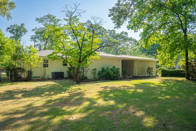302 Barnard Avenue SE, Aiken, SC 29801