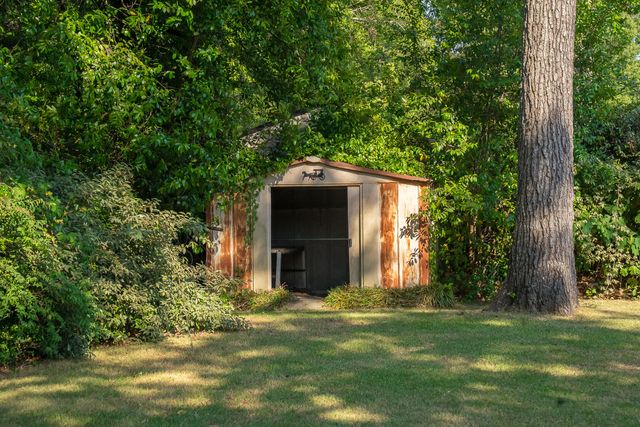 302 Barnard Avenue SE, Aiken, SC 29801
