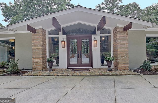 626 Golf View Drive, Peachtree City, GA 30269