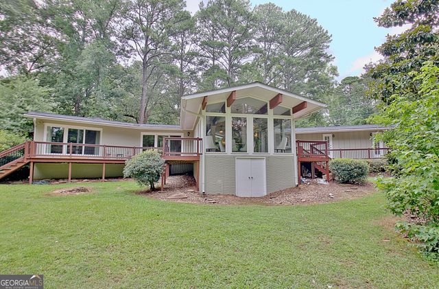 626 Golf View Drive, Peachtree City, GA 30269