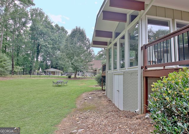 626 Golf View Drive, Peachtree City, GA 30269