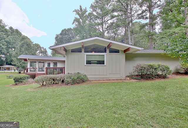 626 Golf View Drive, Peachtree City, GA 30269