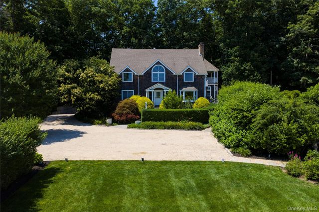 652 Noyack Path, Water Mill, NY 11976