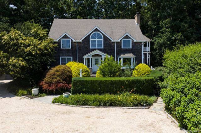 652 Noyack Path, Water Mill, NY 11976