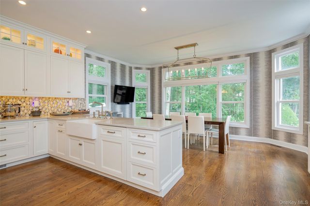 652 Noyack Path, Water Mill, NY 11976