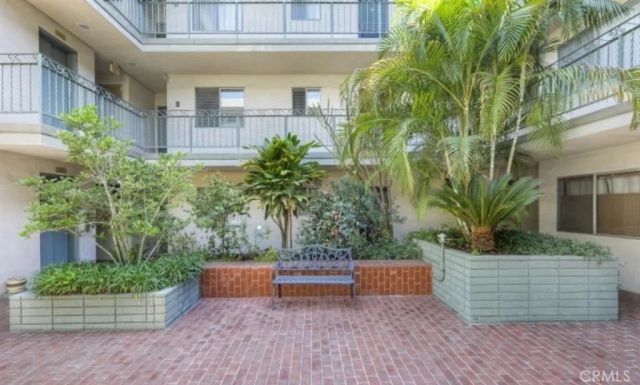 4614 Finley, Los Angeles, CA 90027