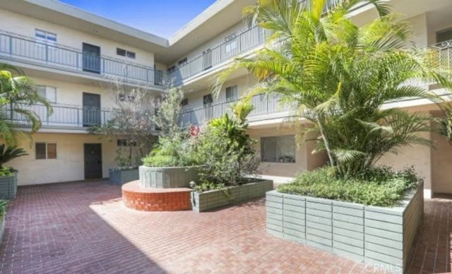 4614 Finley, Los Angeles, CA 90027