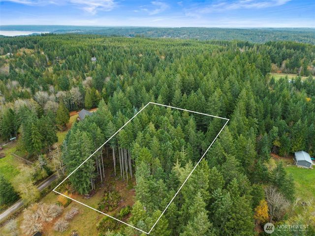 3 Larson Lane NW, Seabeck, WA 98380