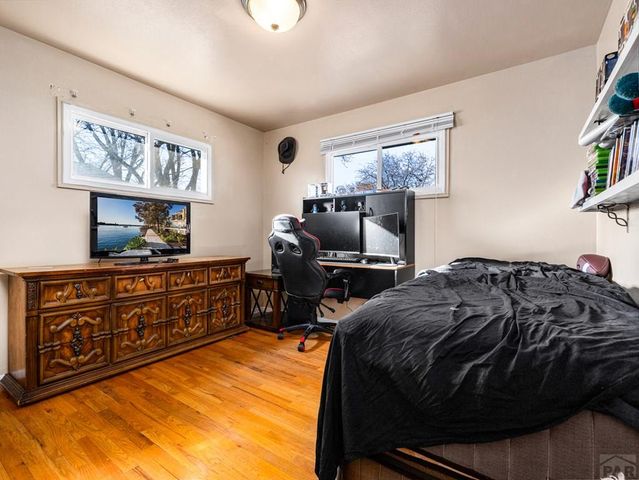 32 Scotland Rd, Pueblo, CO 81001