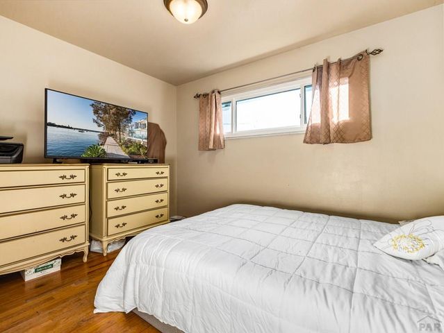 32 Scotland Rd, Pueblo, CO 81001