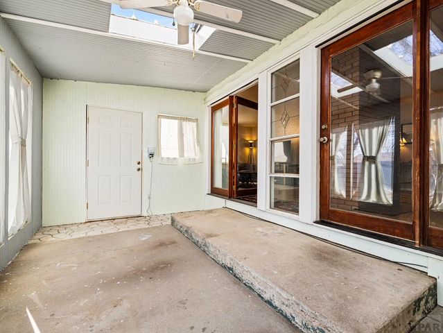 32 Scotland Rd, Pueblo, CO 81001