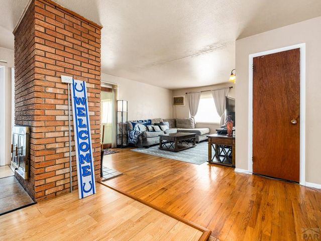 32 Scotland Rd, Pueblo, CO 81001