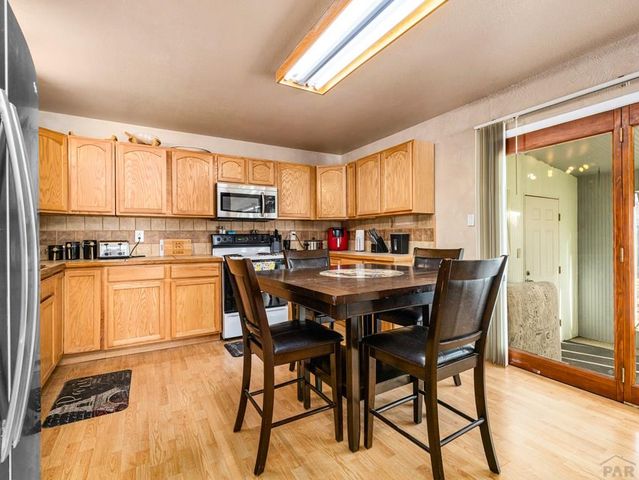 32 Scotland Rd, Pueblo, CO 81001