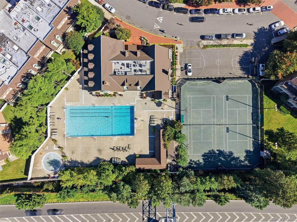 1301 Michael Court 1624, Bayside, NY 11360 — photo 3