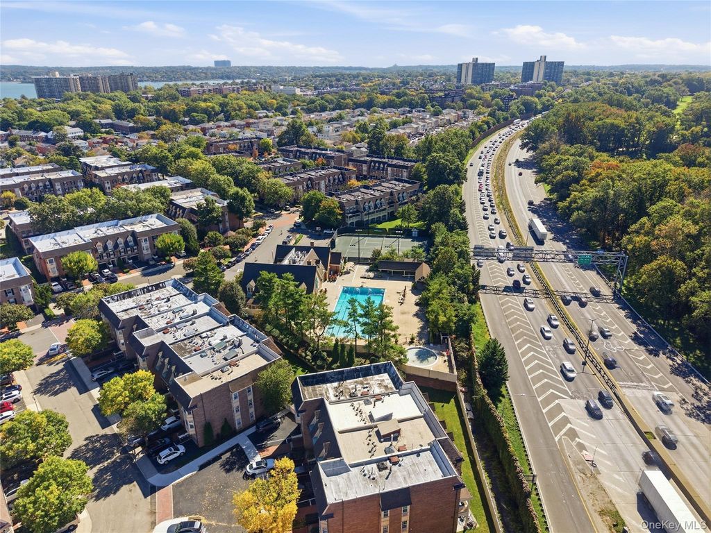 1301 Michael Court 1624, Bayside, NY 11360 — photo 4