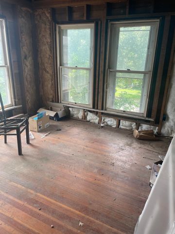 307 E 10th St, Wellington, KS 67152