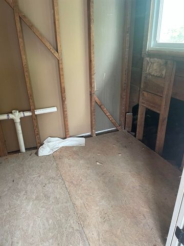 307 E 10th St, Wellington, KS 67152