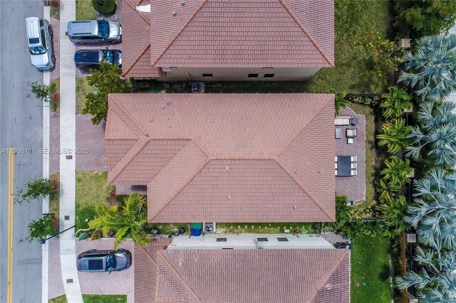 8868 NW 101st Pl, Doral, FL 33178