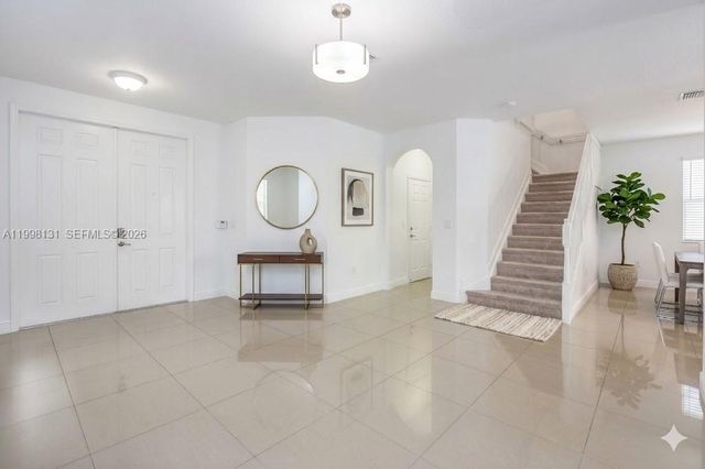 8868 NW 101st Pl, Doral, FL 33178