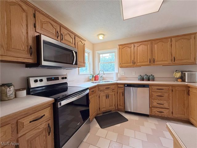 4615 8th Avenue, Vienna, WV 26105