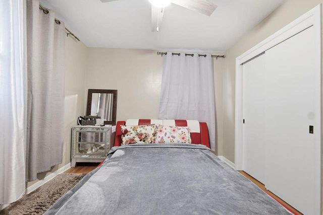 6326 W Bottsford AVENUE, Greenfield, WI 53220