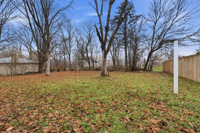 6326 W Bottsford AVENUE, Greenfield, WI 53220