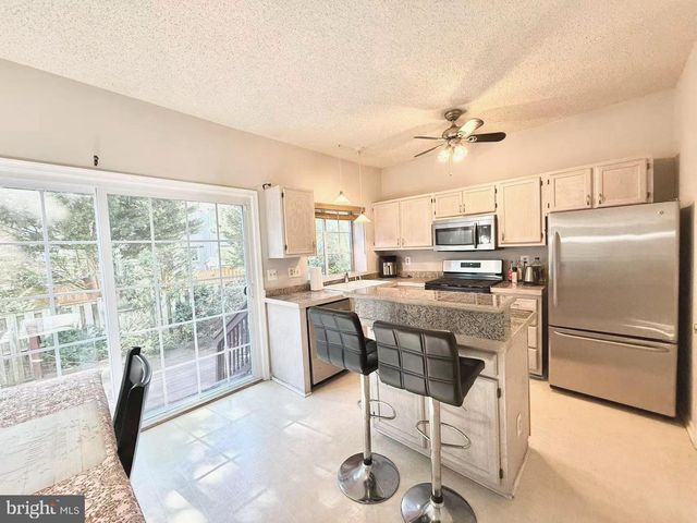 7213 STOVER DR, Alexandria, VA 22306