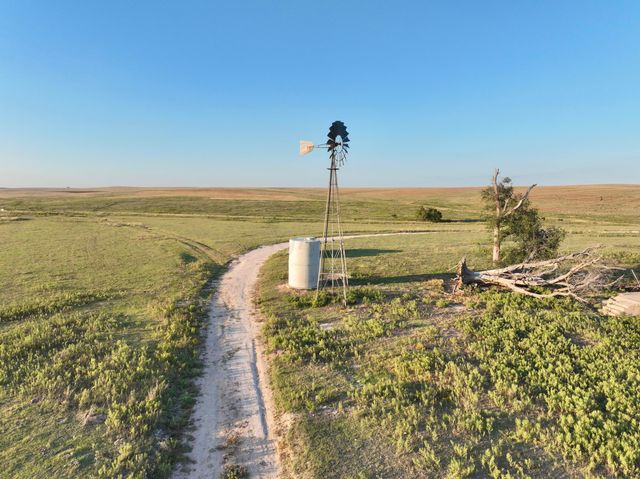 First Creek Ranch, Booker, TX 79005