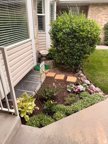 153 W HIDDEN HOLLOW CIR, Orem, UT 84058
