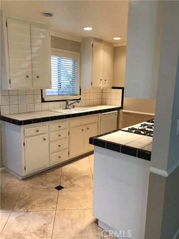 356 E 20TH Street D, Costa Mesa, CA 92627