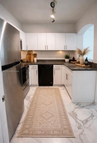 9172 Collins Ave 214, Surfside, FL 33154