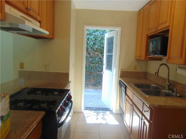 2009 Alabama 3, Huntington Beach, CA 92648