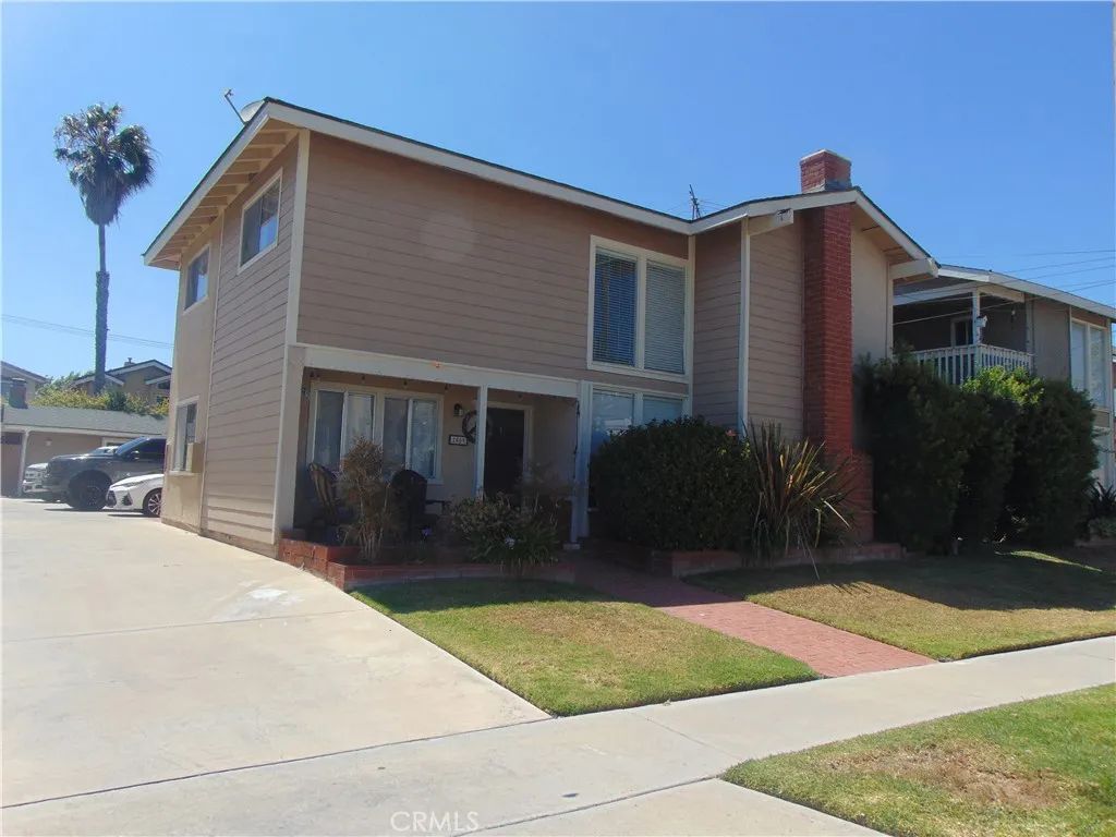 2009 Alabama 3, Huntington Beach, CA 92648