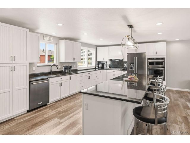 9425 W Geddes Pl, Littleton, CO 80128
