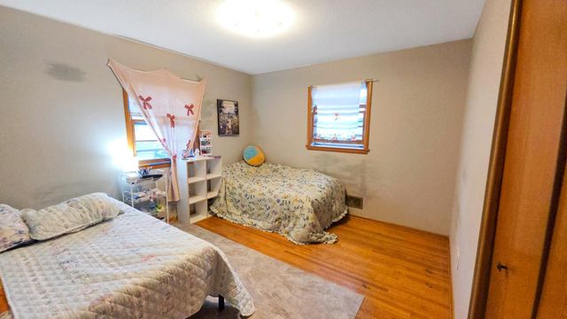 435 Hoyt Avenue E, Saint Paul, MN 55130