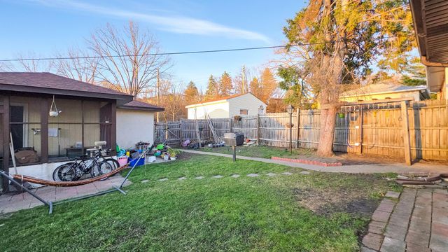 435 Hoyt Avenue E, Saint Paul, MN 55130