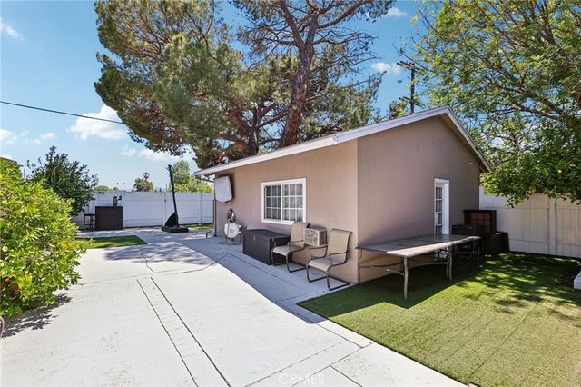 6616 Yolanda Avenue, Reseda, CA 91335
