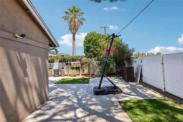 6616 Yolanda Avenue, Reseda, CA 91335