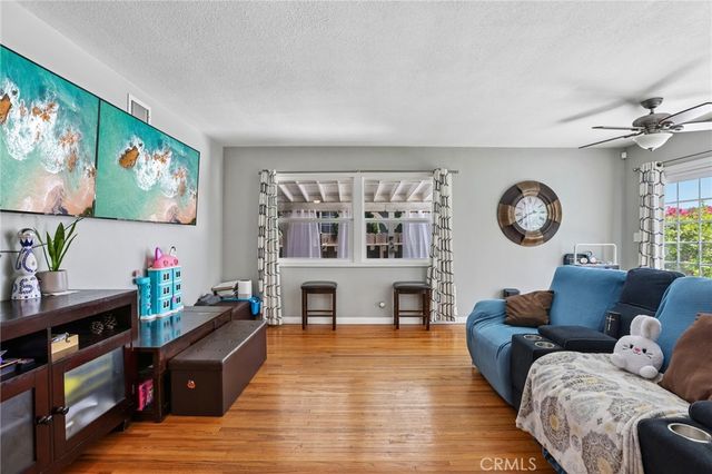 6616 Yolanda Avenue, Reseda, CA 91335