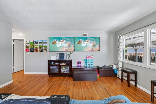 6616 Yolanda Avenue, Reseda, CA 91335
