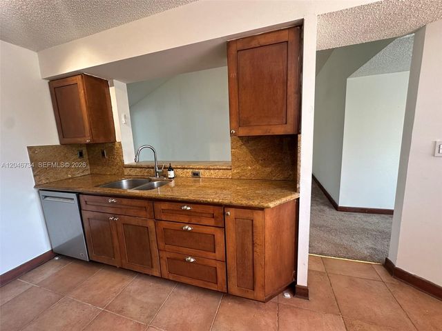 4990 NW 97th Place 314, Doral, FL 33178