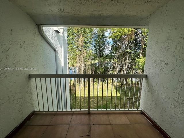 4990 NW 97th Place 314, Doral, FL 33178