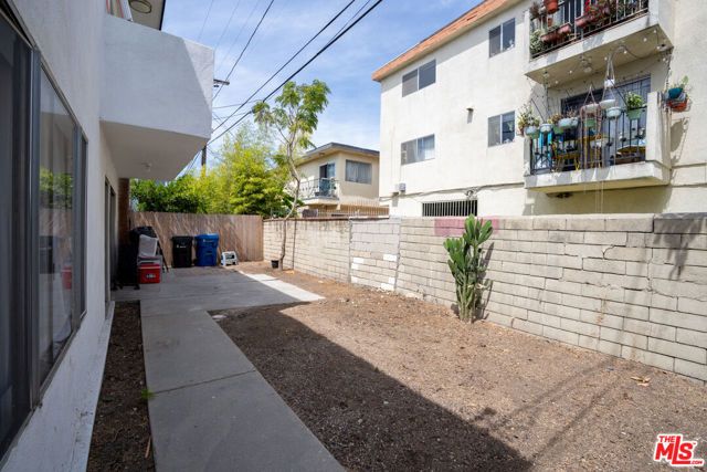 3670 Greenfield Avenue, Los Angeles, CA 90034