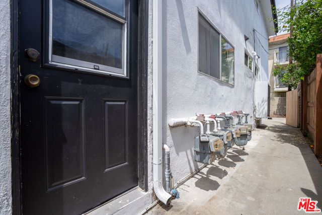 3670 Greenfield Avenue, Los Angeles, CA 90034